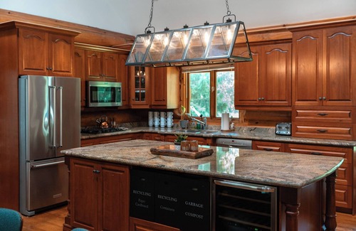 Centre Wellington Casa | Timber Sky Estate - Family & Pet-Friendly Log Cabin in Elora