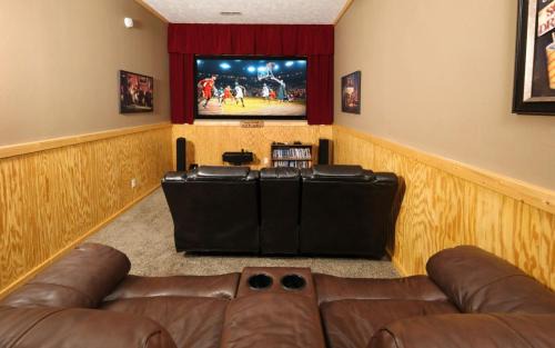 Gatlinburg - Pigeon Forge Villa | Timber Toy