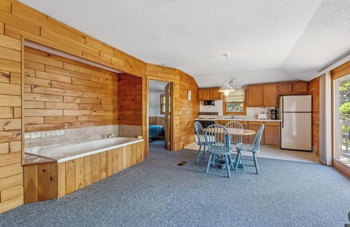 Park Rapids Casa | Timberlane Resort Cabin #11 | 2 Bed, 2 Bath