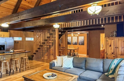 Government Camp Casa | Timberline Family Cabin for 12! 2min to Shuttle