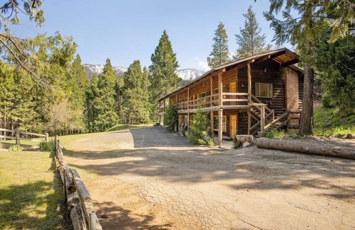 Springville Casa | Timberline Retreat Camp Nelson Lodge #3