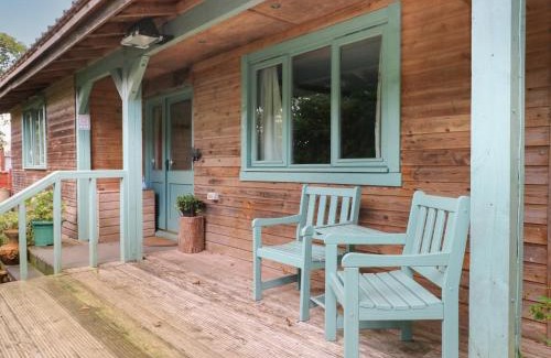 Cosheston Casa | Timbertwig Lodge