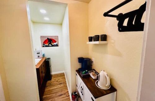 North Fork Apartamento | Timberview Suite-Hot Tub-Forest Views-Sleeps 2