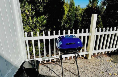 North Fork Apartamento | Timberview Suite-Hot Tub-Forest Views-Sleeps 2