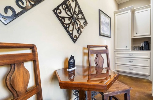 Bandera Casa | Timbuctoo Guest Suite 1
