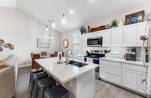 Corpus Christi Casa | Time to Unwind & Recharge at this Pet-Friendly home that's Close to the Beach