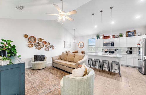 Corpus Christi Casa | Time to Unwind & Recharge at this Pet-Friendly home that's Close to the Beach