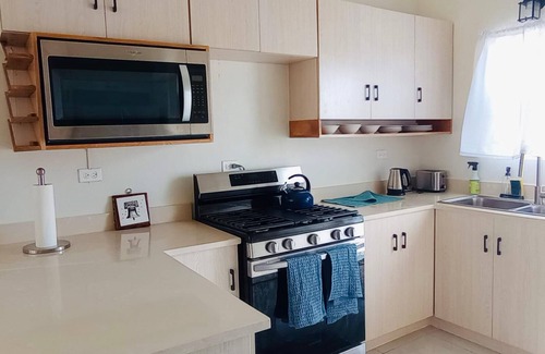 Discovery Bay Casa | Timeless 2BD&2BTH Gated Community @ Discovery Bay