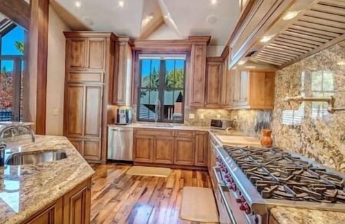 Downtown Casa | TIMELESS 5 BEDROOM-8 BATH MOUNTAIN HOME ASPEN, CO!