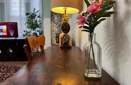 South End Apartamento | Timeless Comfort, Downtown Living, Apt#2 at the Inglis Heritage