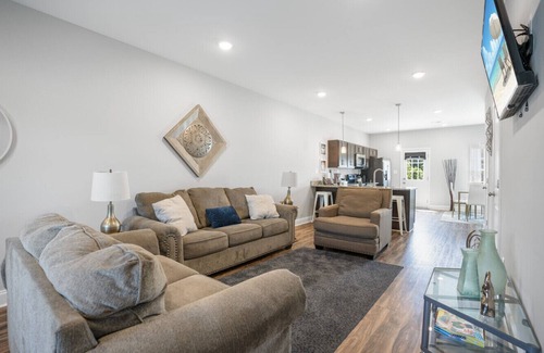 Clarksville Condominio | Timeless Escape – Modern Comfort Near Nashville Free Wi-Fi and Parking