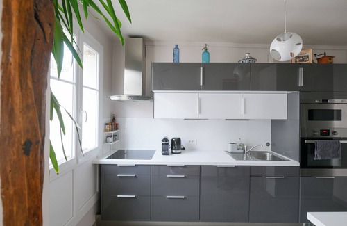 11th Arrondissement Apartamento | Timeless Harmony