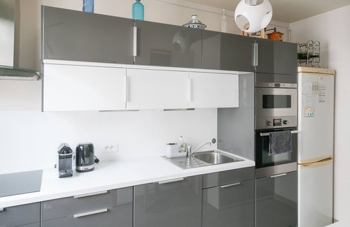 11th Arrondissement Apartamento | Timeless Harmony