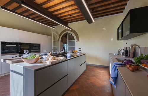 Puliciano Casa | Estancia vacacional atemporal en la Toscana
