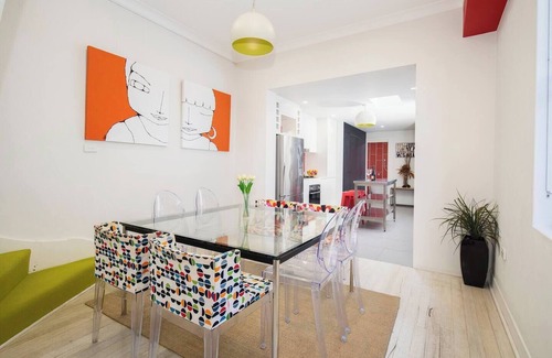 Cooks Hill Casa | Times Square Terrace Vibrant Charm in Newys Heart
