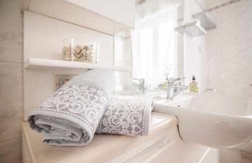 Villaggi Apartamento | Timo's Art House