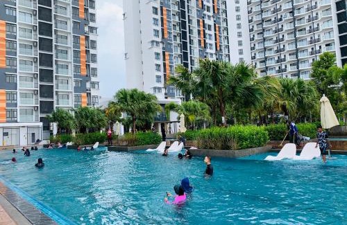 Kuantan Apartamento | Timurbay seafront by hanny-family suite 2R2BR with wifi & netflix-moslims only
