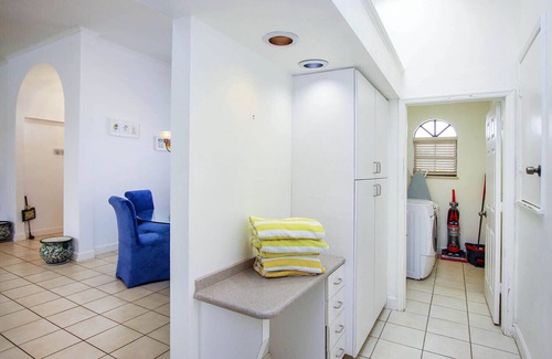 Beachview Country Club Estates Casa | Tin Cup - Beachview Estates home with pool on golf course