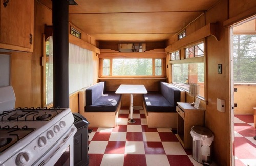 Mara Cabina | Tin Poppy - Glamping en Larch Hills a 25 minutos de Salmon Arm