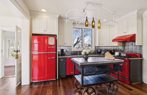 Leipers Fork Casa | Tin Roof Cottage: Timeless Retreat in Leiper's Fork