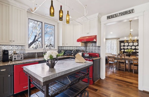 Leipers Fork Casa | Tin Roof Cottage: Timeless Retreat in Leiper's Fork