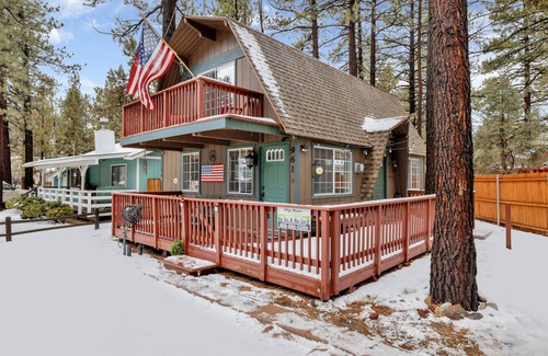 Peter Pan Cabina | Tinker Bell Gambrel Retreat Cabin at Big Bear
