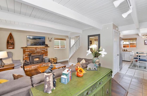 Peter Pan Casa | Tinker Bell Gambrel by Big Bear Vacations Ultra Relaxing Bear City Retreat