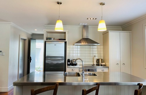 Russell Cabaña | Tinkerbell Cottage - Russell Cottages Collection