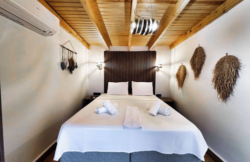 Bozcaada Casa | Tinos Otel & Bağ Evi (+12 Yaş)