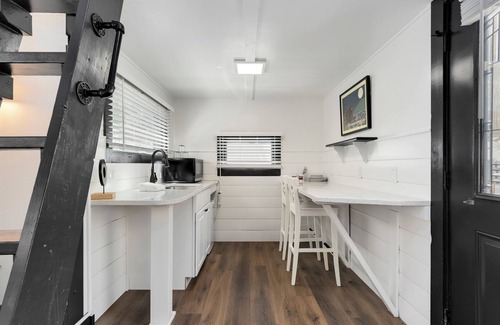 Poudre Park Cabina | Tiny 5- Profile Rock