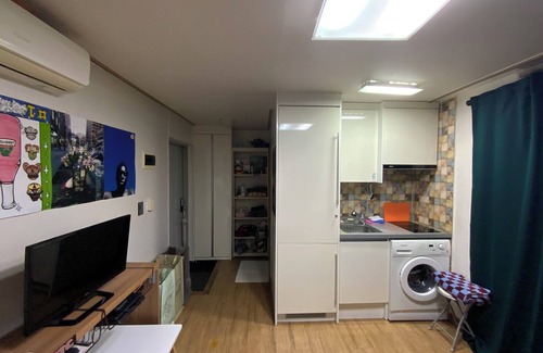 Sasang Apartamento | Tiny and Colorful Studio in Busan near Dongseo University with free parking lot