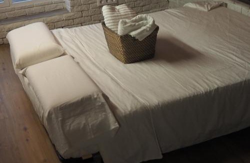 La Linea de la Concepcion Apartamento | Tiny apartment touching Gibraltar