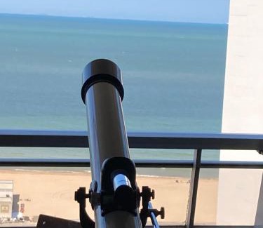 Ostend City Centre Apartamento | TINY APT w/balcony and SEAVIEW, even out of your bed !