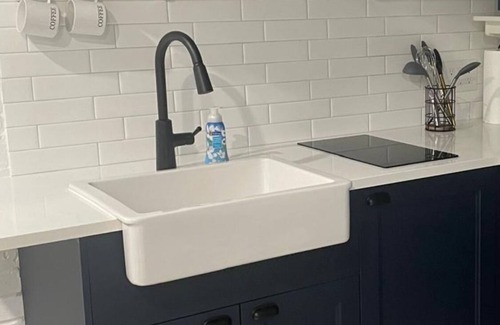 District of North Vancouver Apartamento | Tiny Blue Studio