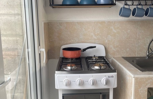 Santa Ana Casa | Tiny but Charming 2-bedroom house with AC and WiFi in Santa Ana