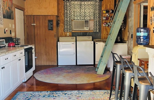 Lakehills Cabina | Tiny cabin/guest house with hot tub and pool surrounded by nature