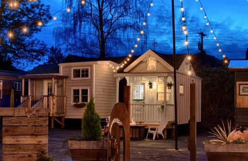 Kerns Casa | Tiny Digs Cottage House