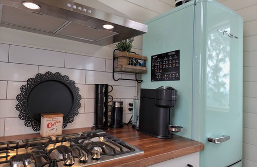 Baker Cabina | Tiny Escape w/ dry sauna & mountain views