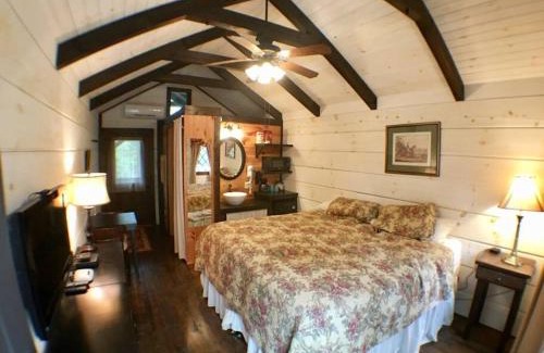 Sevierville Casa | Tiny Home Cottage Near the Smokies #1 Olga