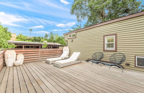 Agoura Hills Casa | Tiny Home Haven in Malibu- 2 Bedroom and 1 bathroom!