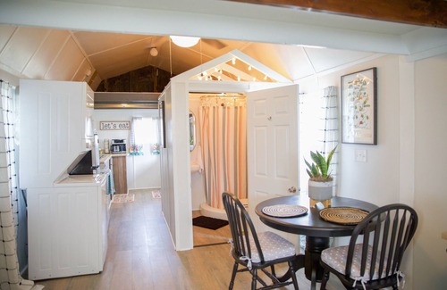 Houston County Cabaña | Tiny home in country