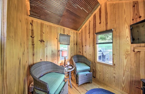 Hayesville Casa | Tiny Home in Hayesville with Deck Near Trails!