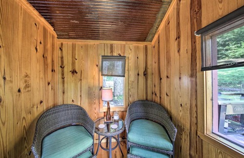 Hayesville Casa | Tiny Home in Hayesville with Deck Near Trails!