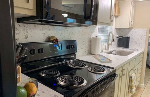 Key Largo Cabaña | Tiny home in Key Largo with Private Dock, Tiki Hut and Boat Lift