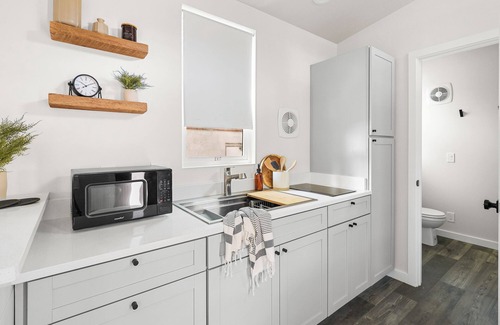 Dunsmuir Casa | Tiny Home - (Koa)