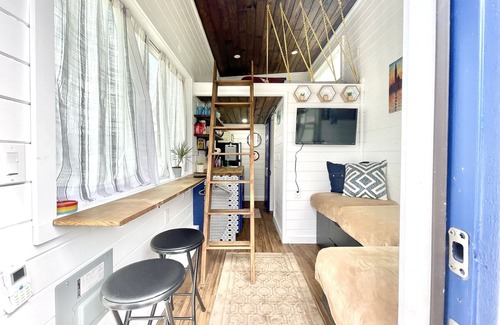 North Houston Casa | Tiny Home! With Great Layout! Unique Stay Nurses Welcomed