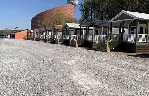 Pearl River Casa | Tiny Homes for Rent, minutes to the Casino, Golf Course & Water Park.