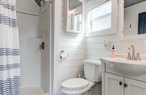 Brazoria Cabaña | Tiny Homes on River w/dock, fire pit & game room