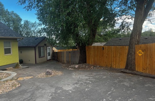 West Colorado Springs Casa | Tiny House centrally located from Garden of the Gods, Red Rocks, Manitou Springs