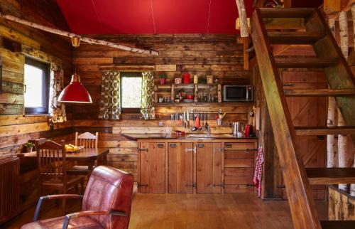 Tavigny Chalet De Esquí | Tiny House Cetturu - 2-pers boshuisje op het domein van Bob & Henja